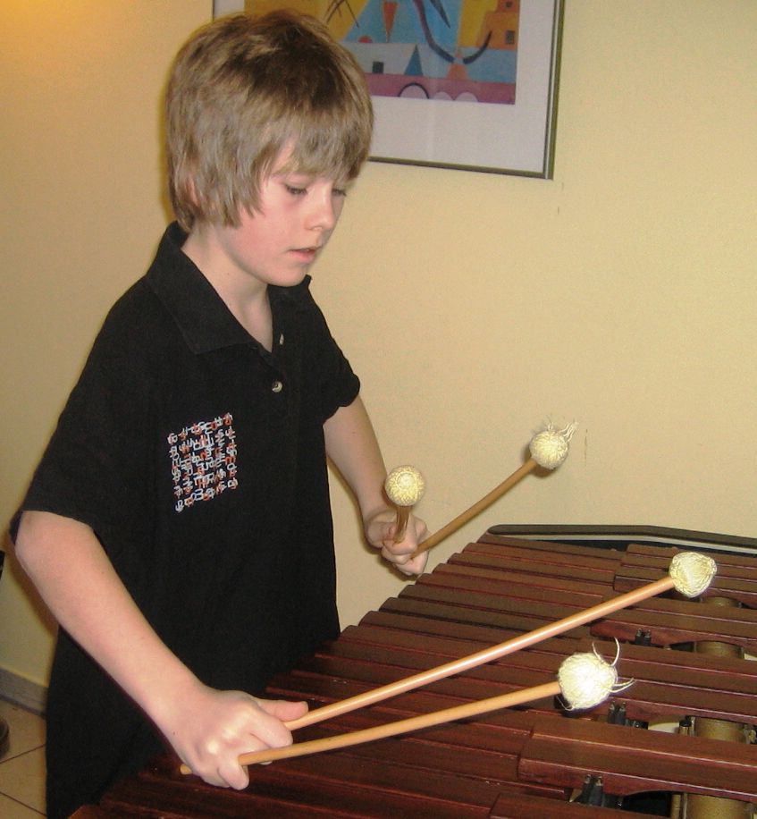 Der 13-jhrige Tido Frobeen hat mit dem Marimba